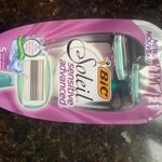 Venus Sensitive Disposable Razors for Women, 12 ct.